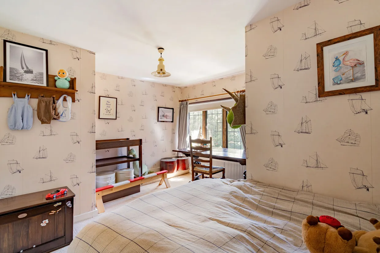 Tilford Road, Farnham, Surrey, GU9 photo 24