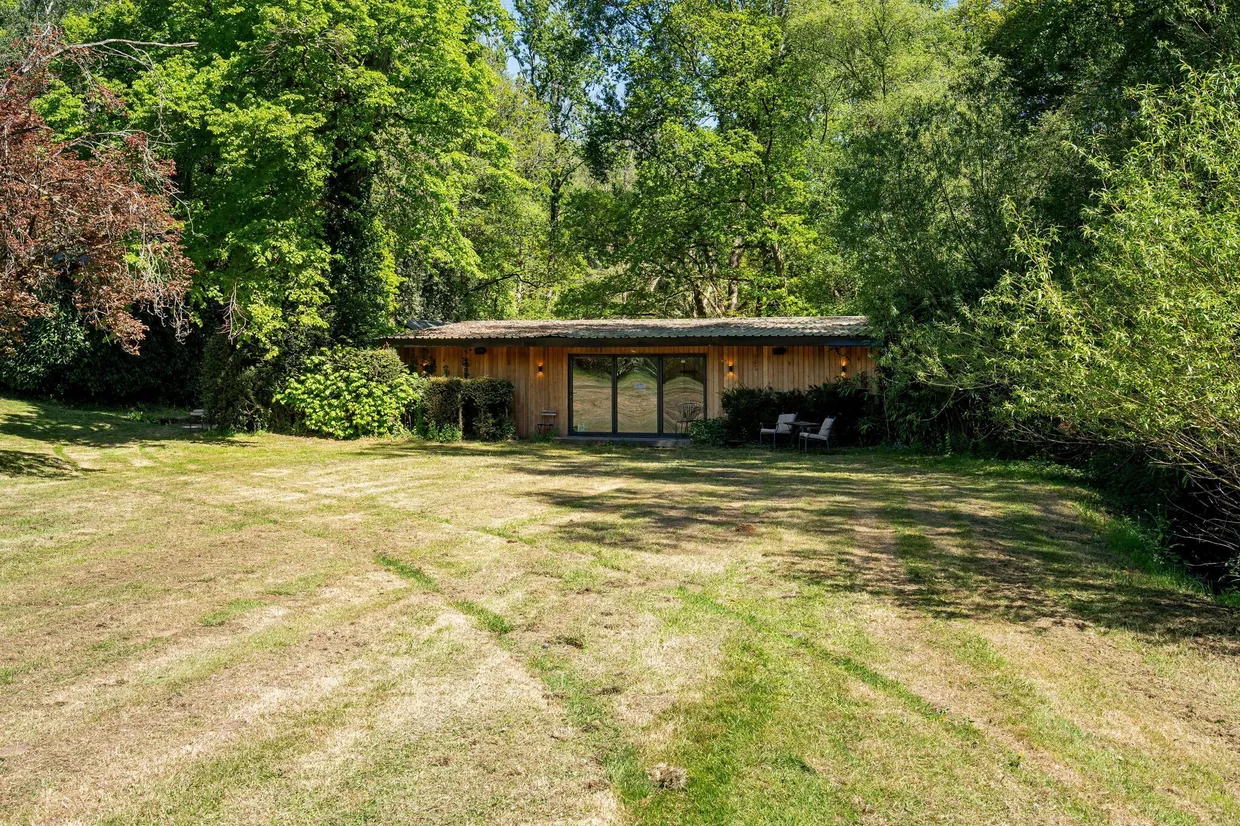 Tilford Road, Farnham, Surrey, GU9 photo 27