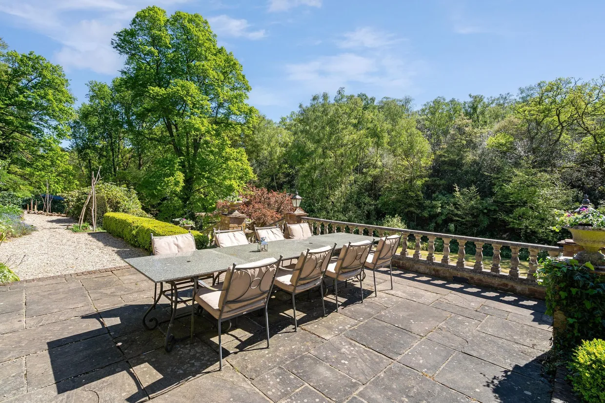 Tilford Road, Farnham, Surrey, GU9 photo 31