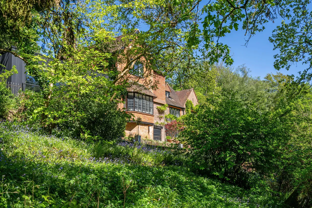 Tilford Road, Farnham, Surrey, GU9 photo 38