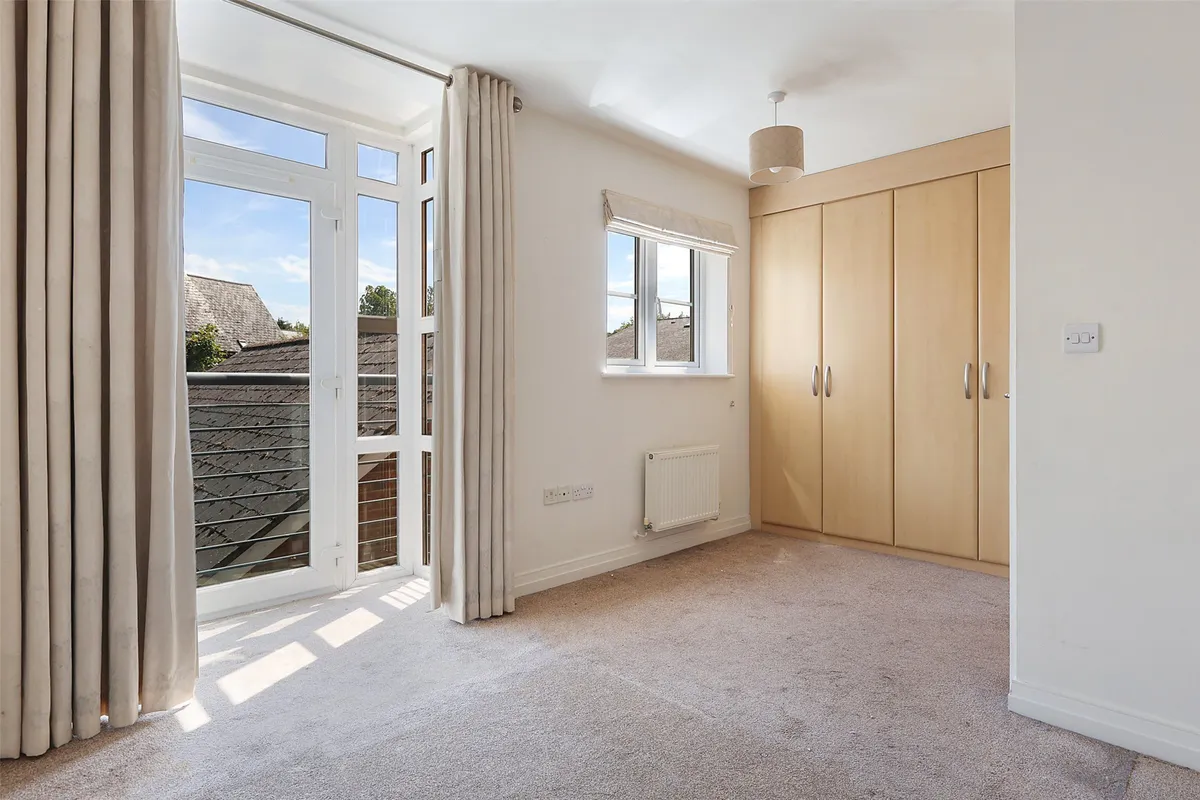 Caberfeigh Close, Redhill, Surrey, RH1