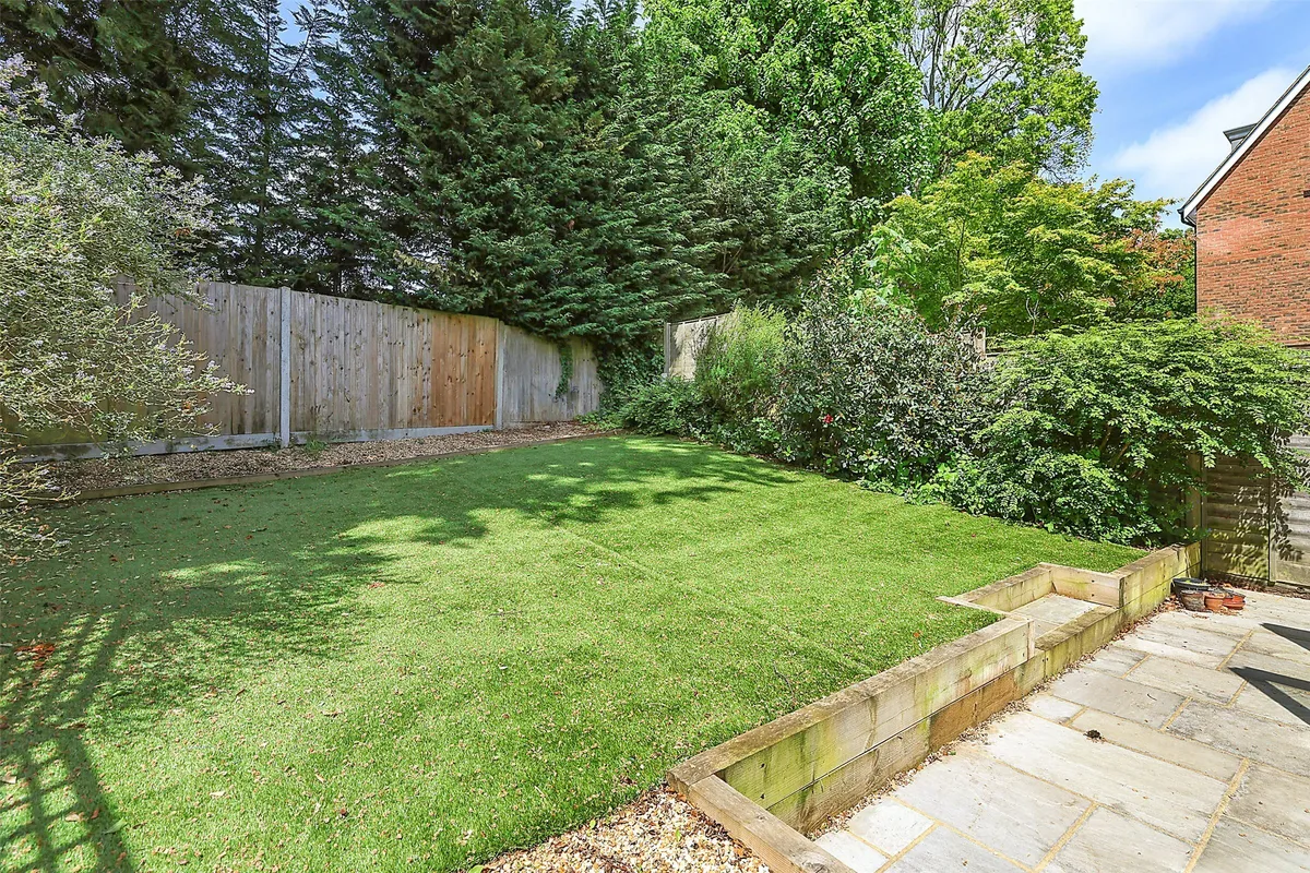 Caberfeigh Close, Redhill, Surrey, RH1