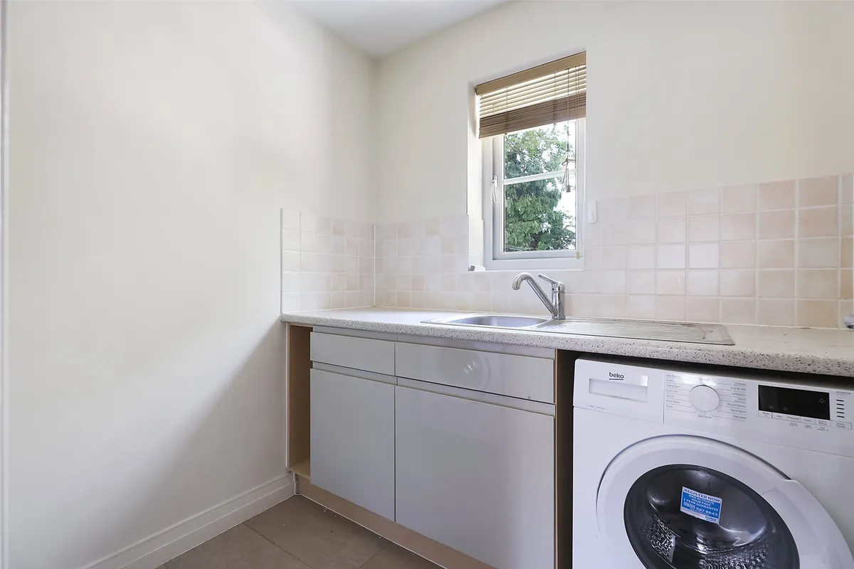Caberfeigh Close, Redhill, Surrey, RH1