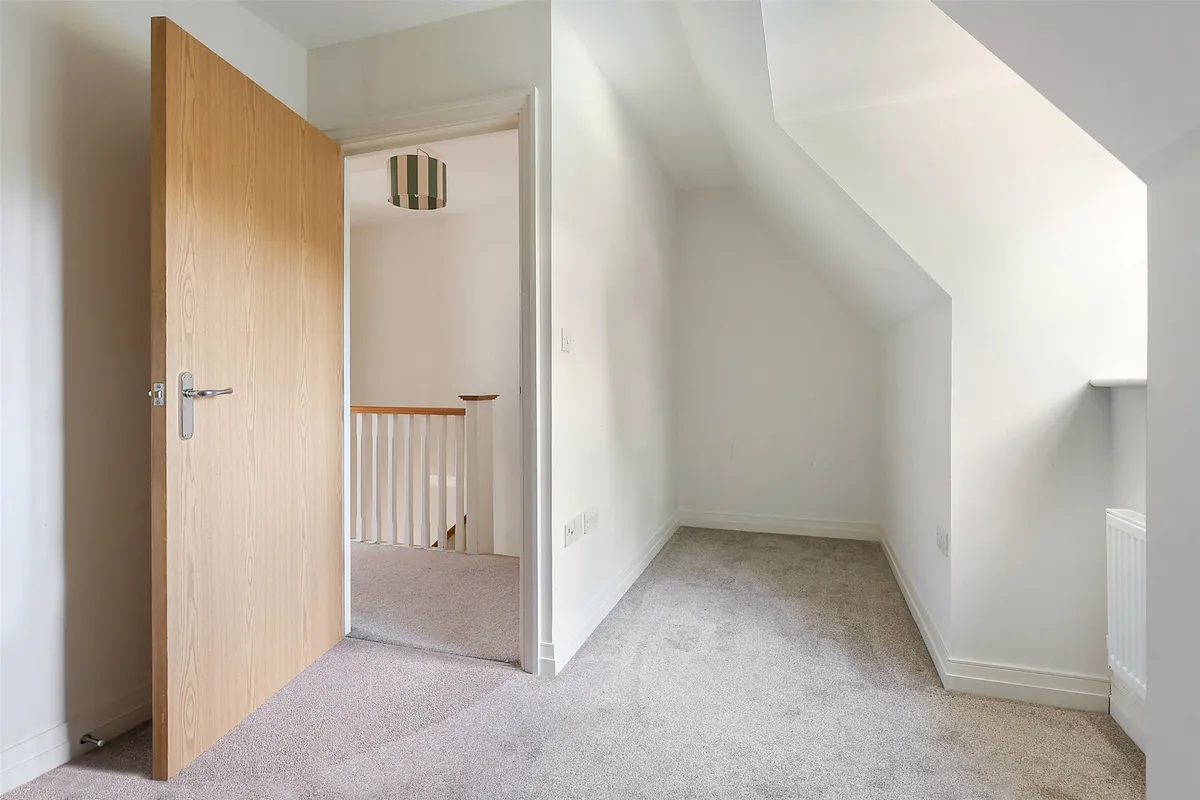 Caberfeigh Close, Redhill, Surrey, RH1