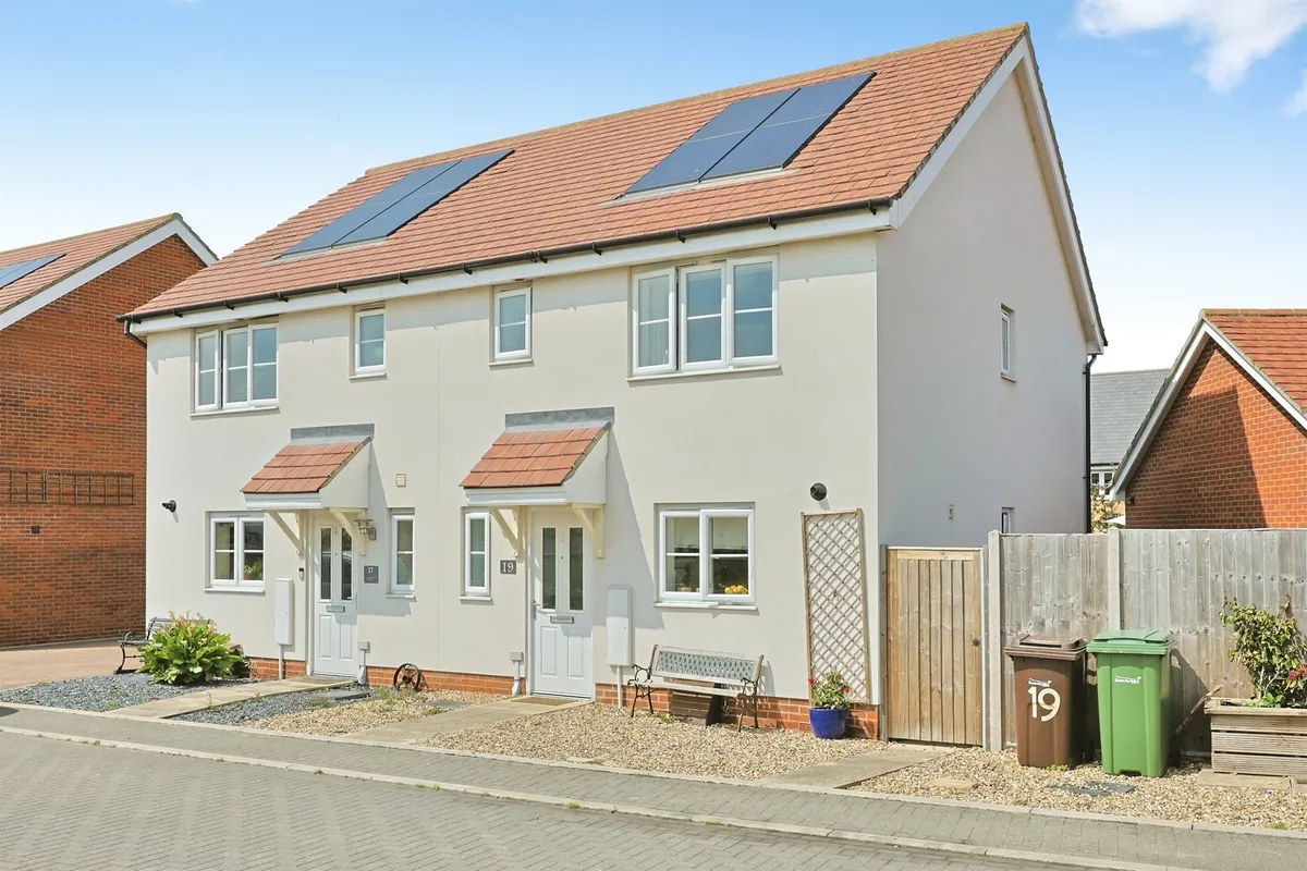 Peregrine Grove, Wymondham
