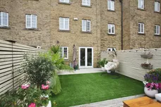 Nightingale Gardens, Rugby