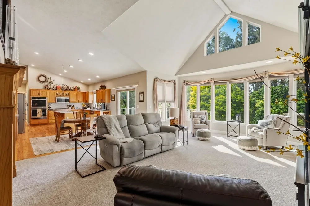 2812 W Payton Ln, Spokane, WA 99218