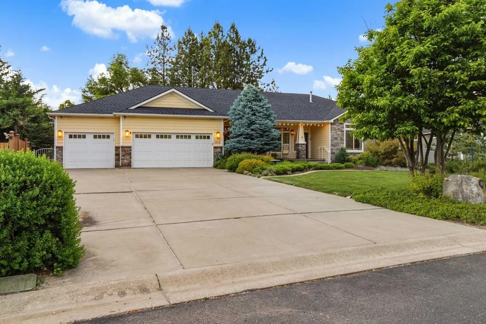 2812 W Payton Ln, Spokane, WA 99218