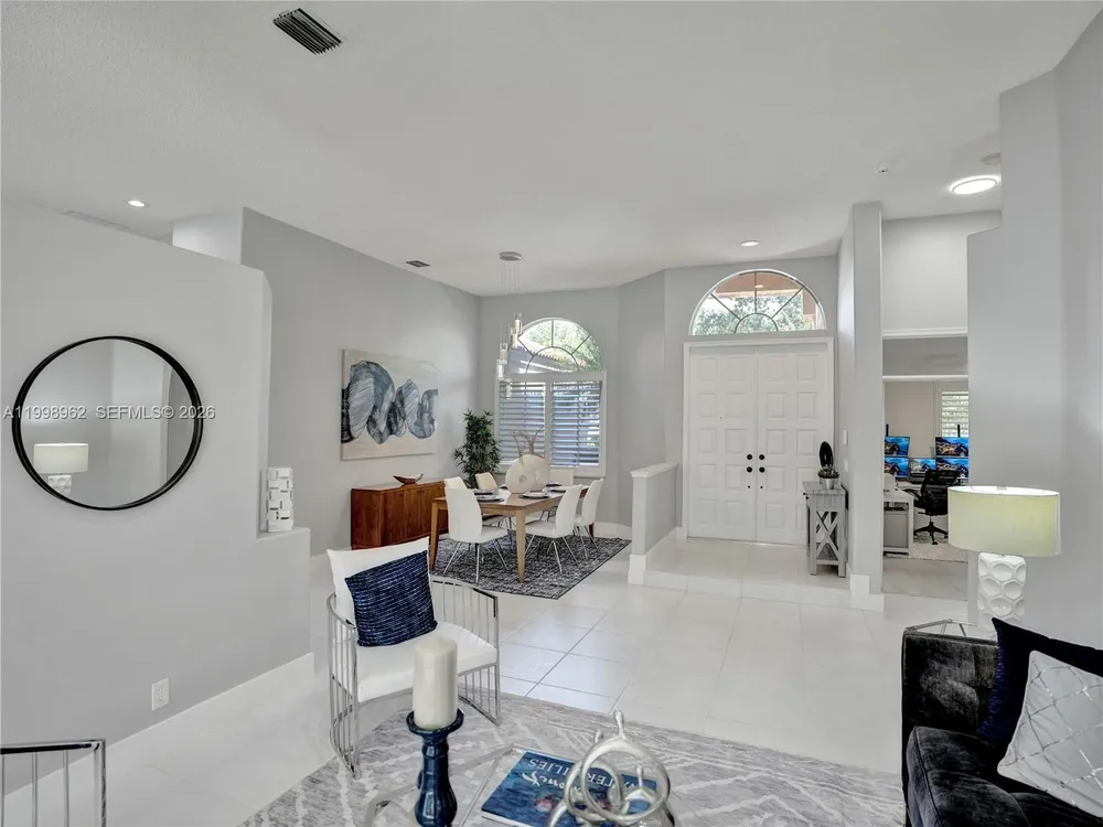 1356 Ginger Cir, Weston, FL 33326