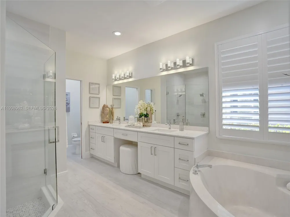 1356 Ginger Cir, Weston, FL 33326
