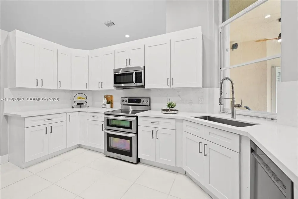 1356 Ginger Cir, Weston, FL 33326