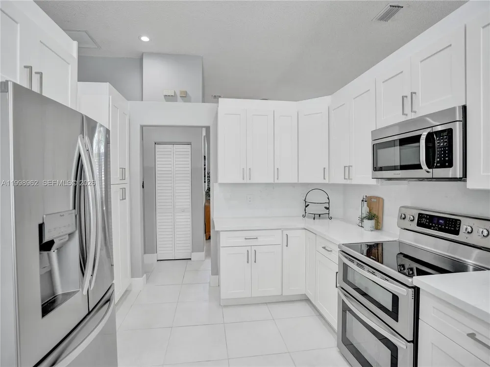 1356 Ginger Cir, Weston, FL 33326