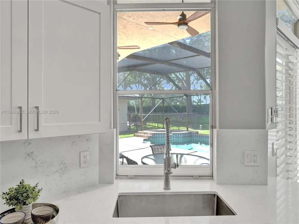1356 Ginger Cir, Weston, FL 33326