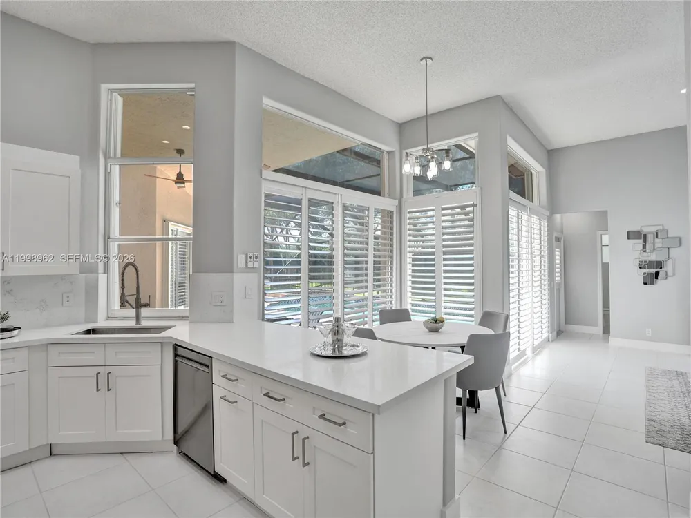1356 Ginger Cir, Weston, FL 33326