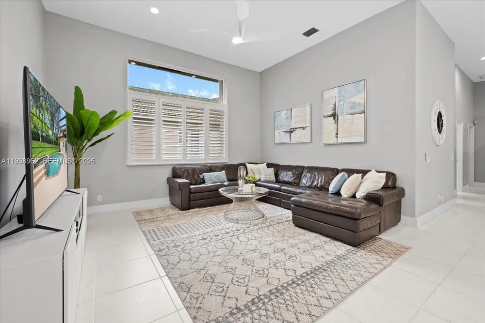 1356 Ginger Cir, Weston, FL 33326