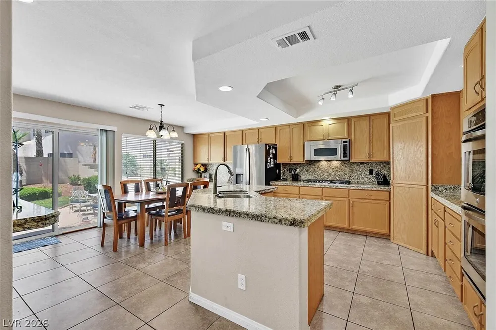 3905 Larkcrest St, Las Vegas, NV 89129