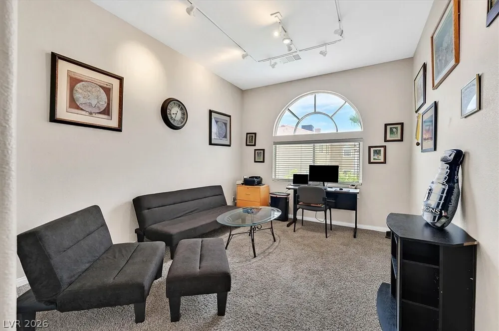 3905 Larkcrest St, Las Vegas, NV 89129