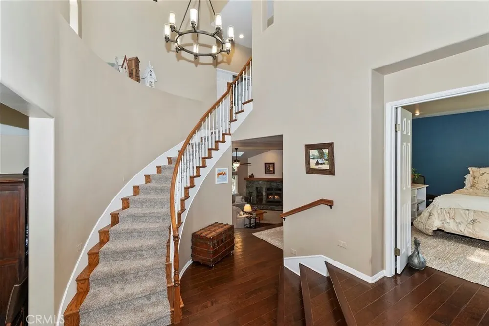 355 Cedar Ridge Dr, Lake Arrowhead, CA 92352