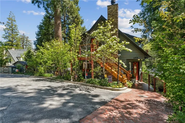 257 Corona Circle, Lake Arrowhead, CA 92352