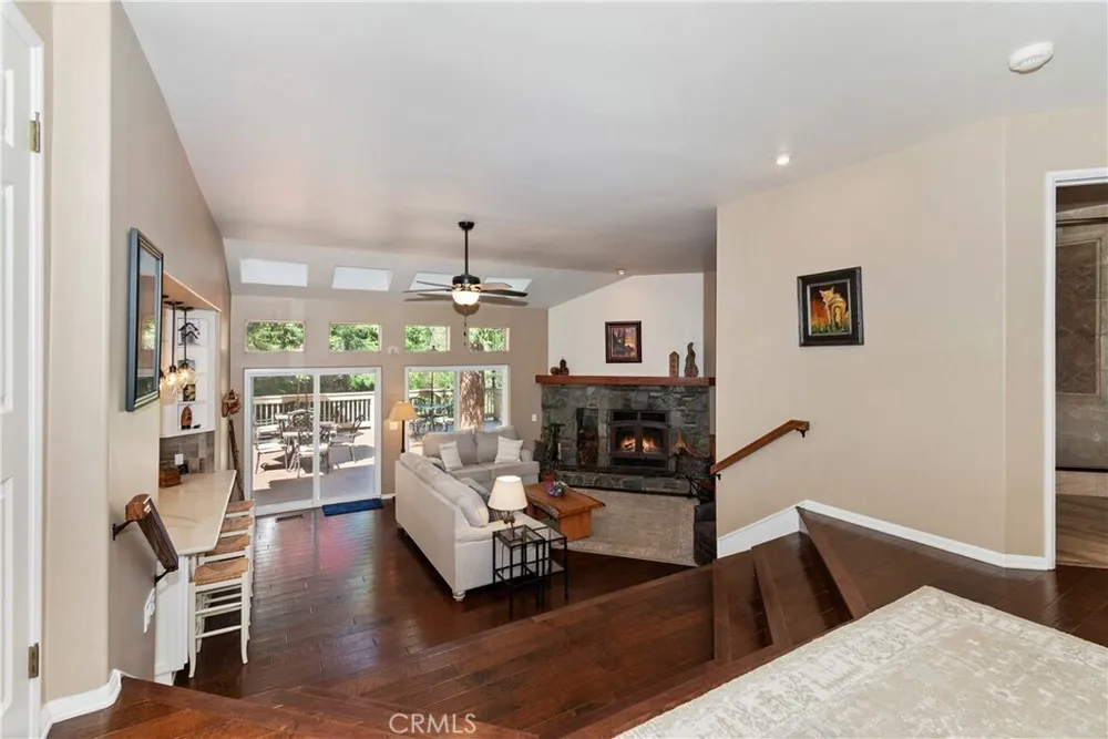 355 Cedar Ridge Dr, Lake Arrowhead, CA 92352