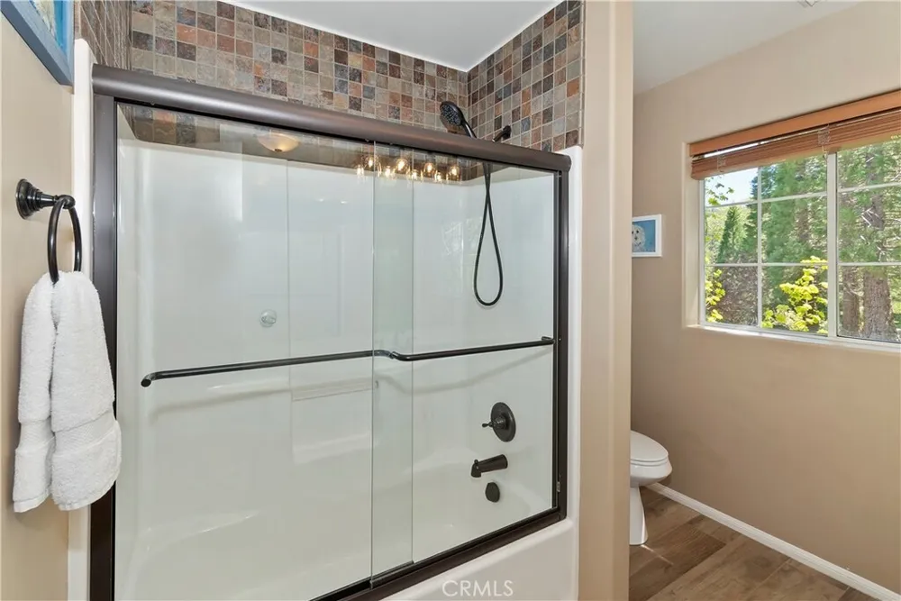 355 Cedar Ridge Dr, Lake Arrowhead, CA 92352