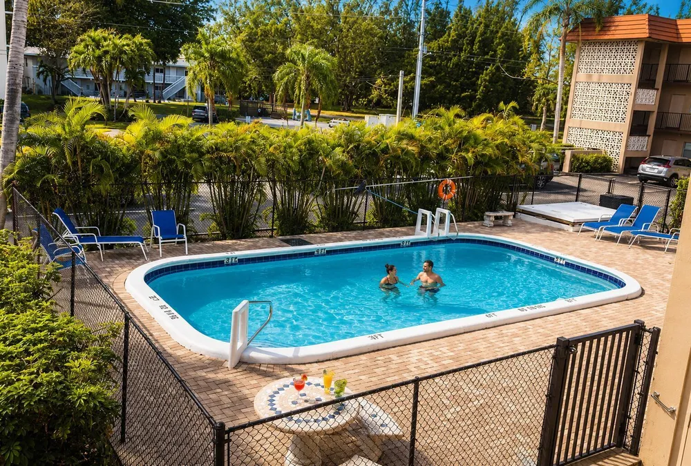 3930 Crystal Lake Dr, Deerfield Beach, FL 33064