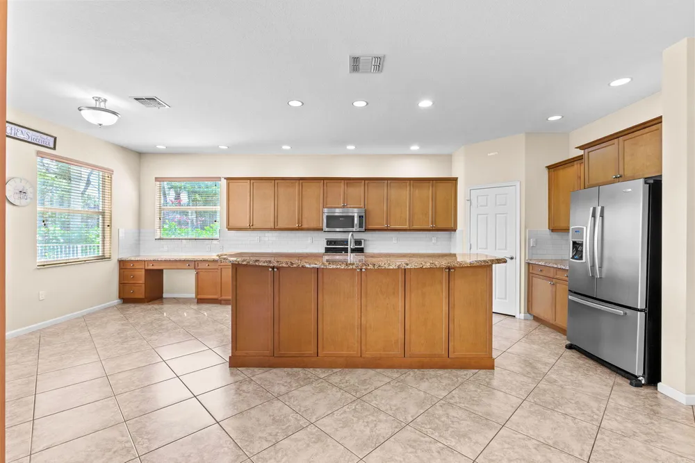 9723 Phipps Ln, Wellington, FL 33414