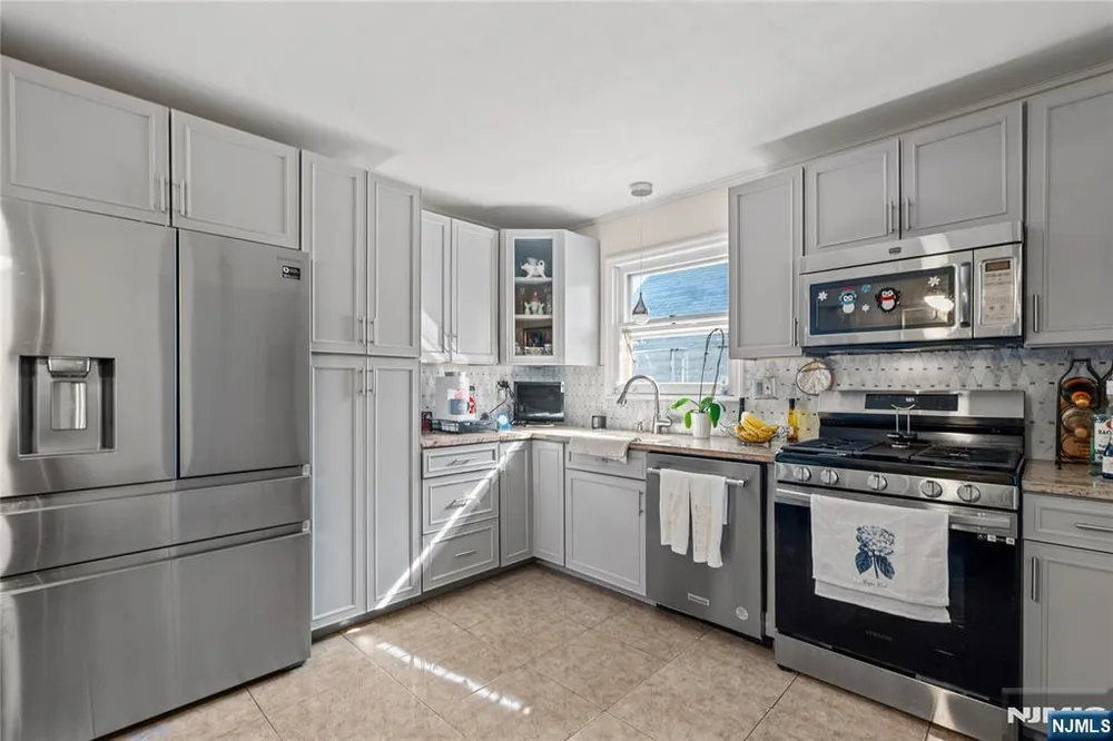 65 Miller Ave, Elmwood Park, NJ 07407