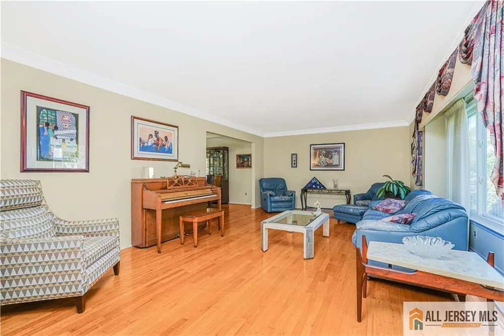 9 Braddock St, East Brunswick, NJ 08816