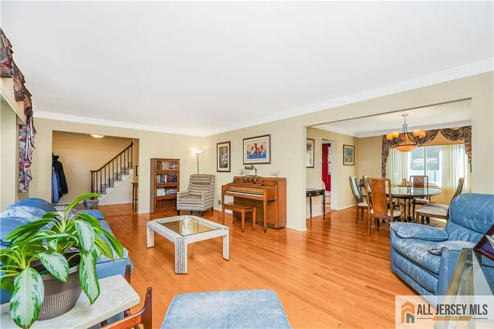 9 Braddock St, East Brunswick, NJ 08816