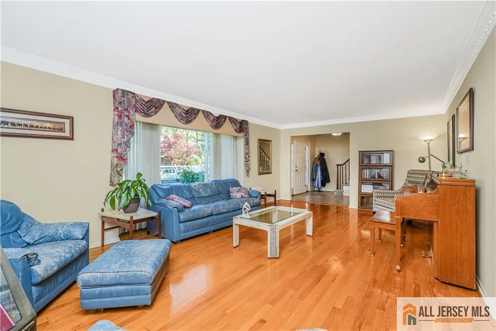 9 Braddock St, East Brunswick, NJ 08816