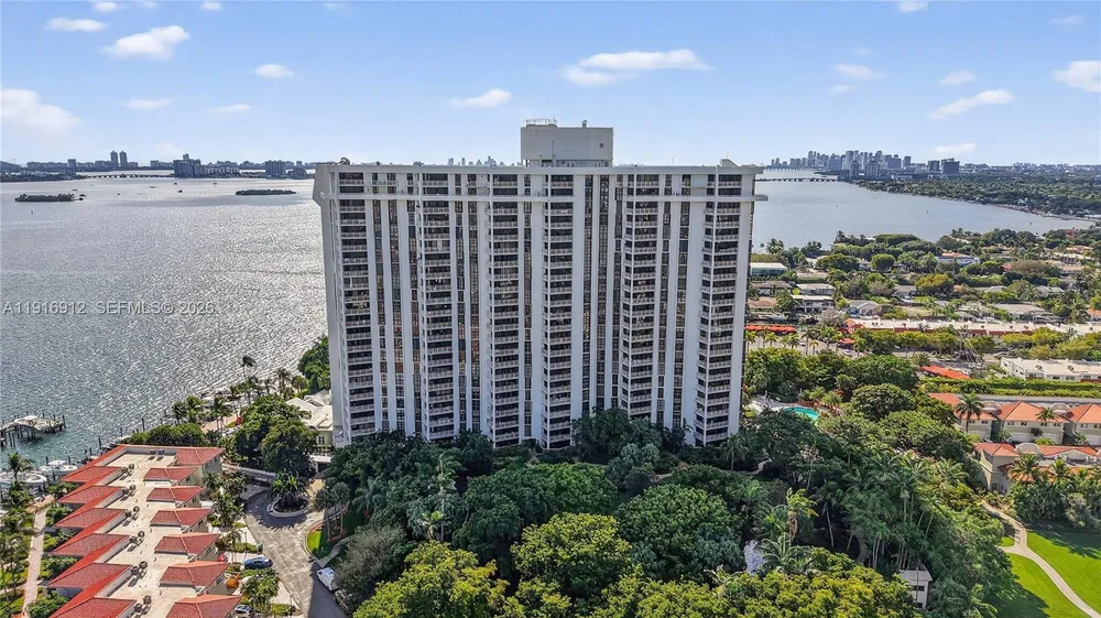 4000 TOWERSIDE TER, Miami, FL 33138
