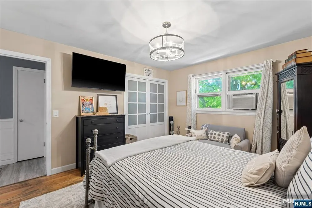65 Miller Ave, Elmwood Park, NJ 07407