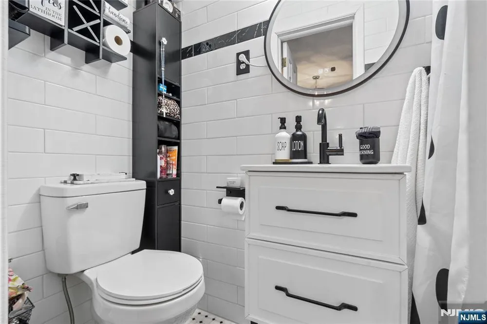 65 Miller Ave, Elmwood Park, NJ 07407