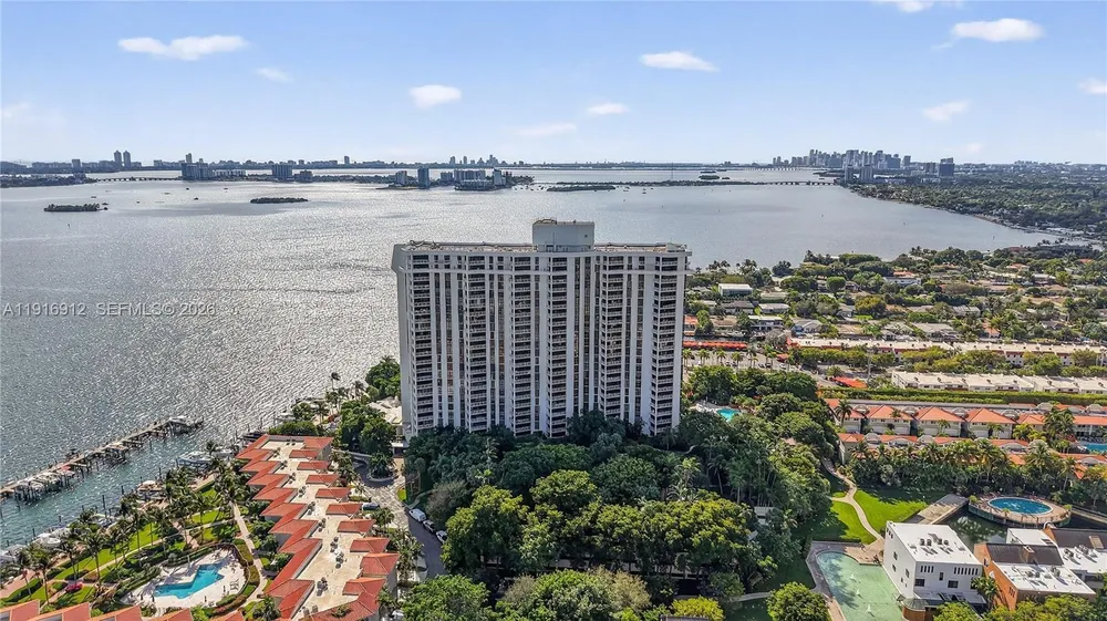 4000 TOWERSIDE TER, Miami, FL 33138
