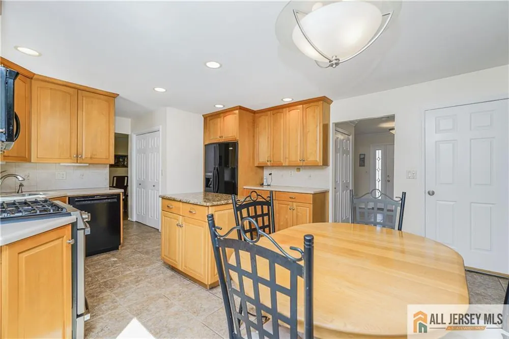 9 Braddock St, East Brunswick, NJ 08816