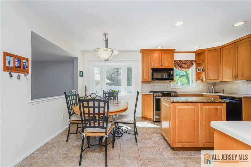 9 Braddock St, East Brunswick, NJ 08816
