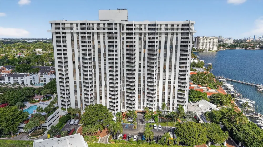 4000 TOWERSIDE TER, Miami, FL 33138