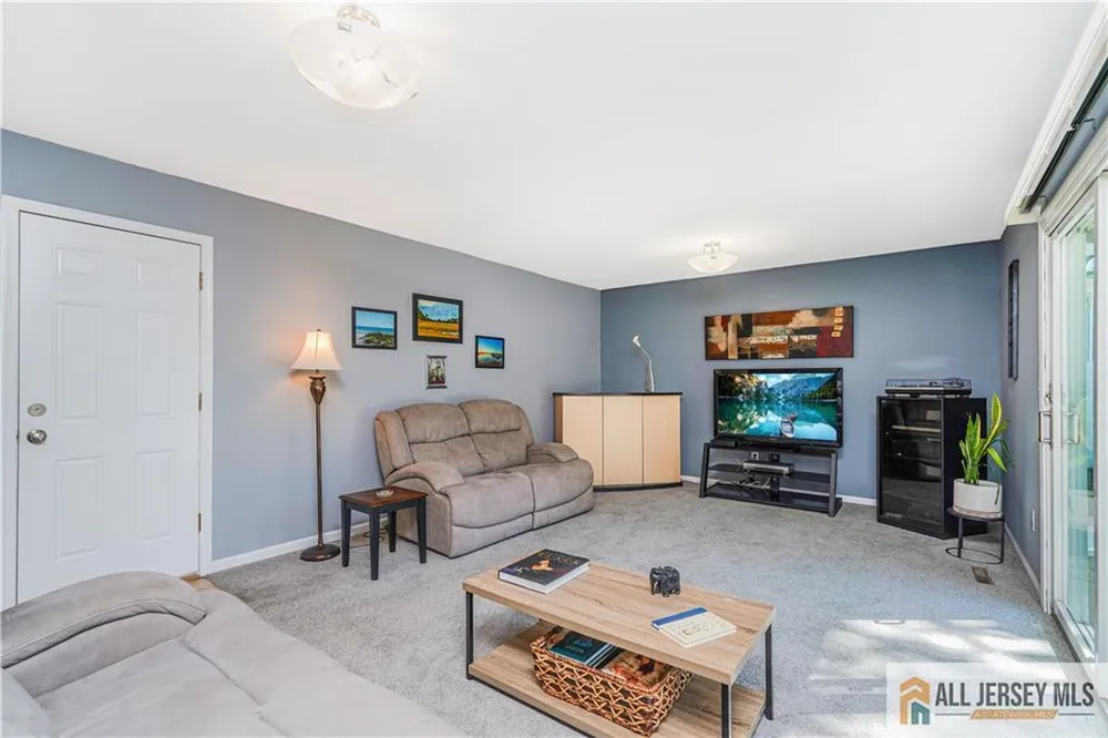 9 Braddock St, East Brunswick, NJ 08816