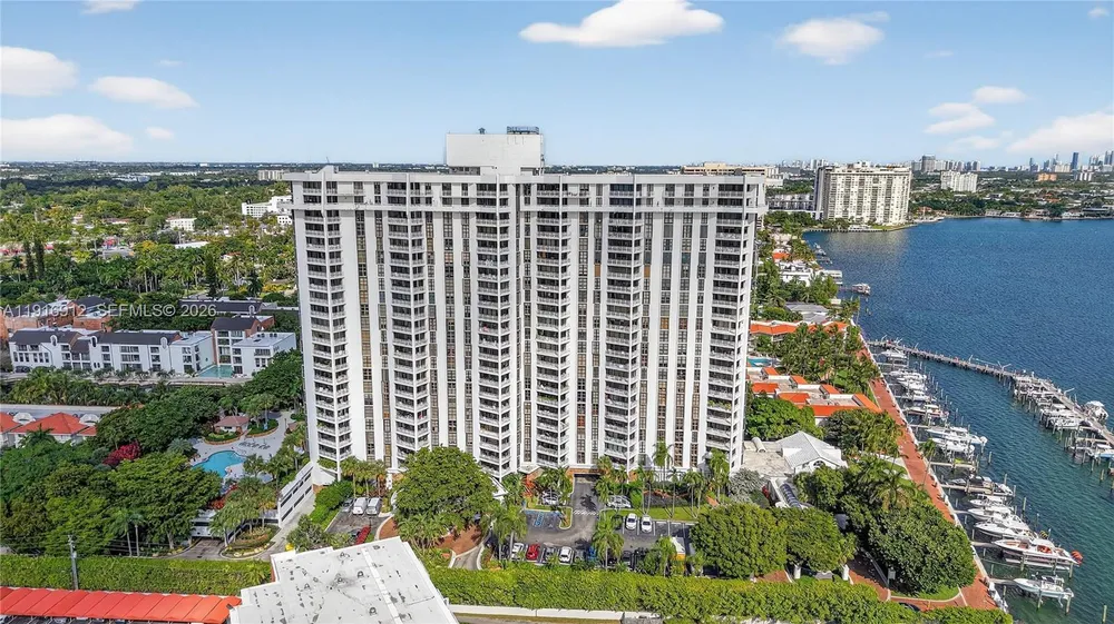 4000 TOWERSIDE TER, Miami, FL 33138
