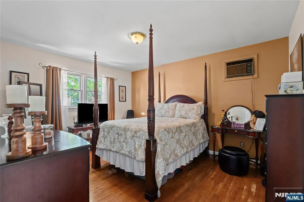 65 Miller Ave, Elmwood Park, NJ 07407