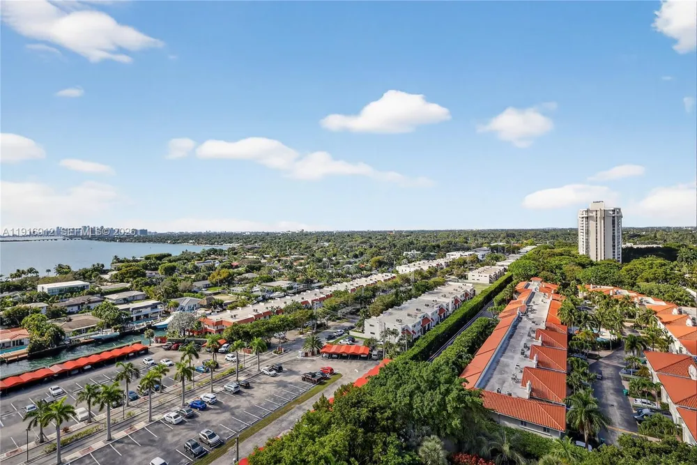 4000 TOWERSIDE TER, Miami, FL 33138