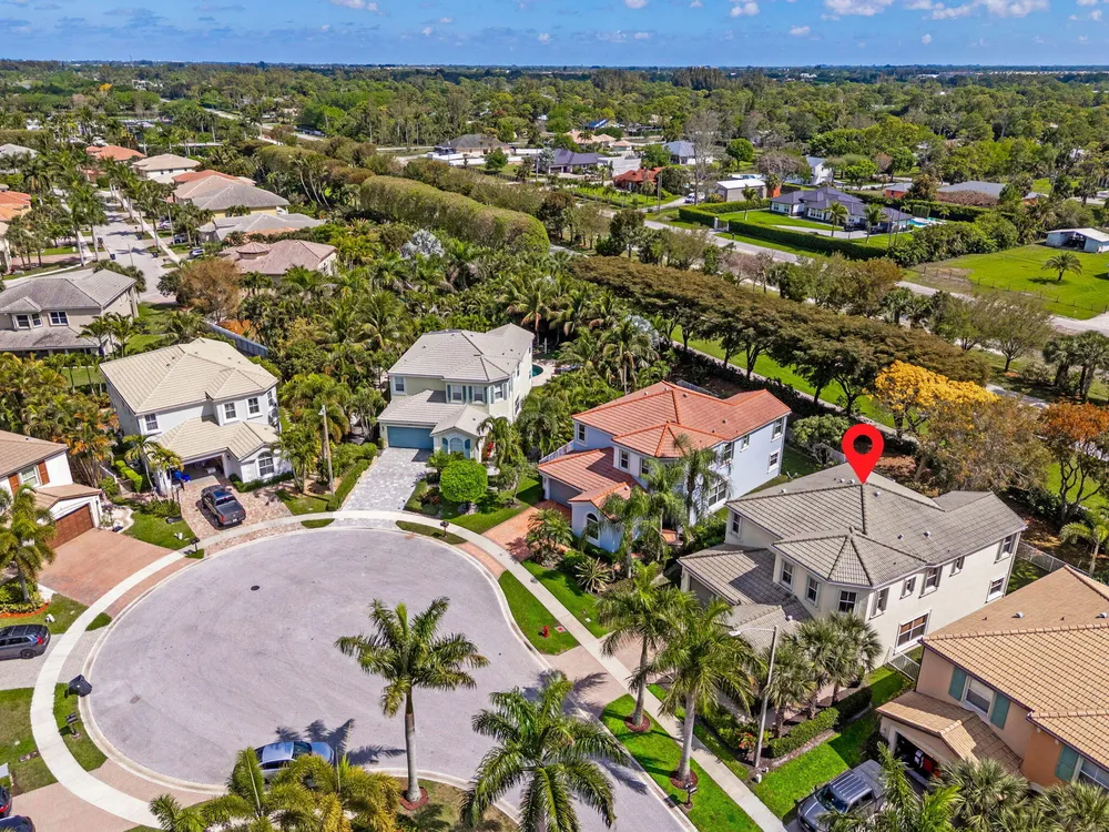 9723 Phipps Ln, Wellington, FL 33414