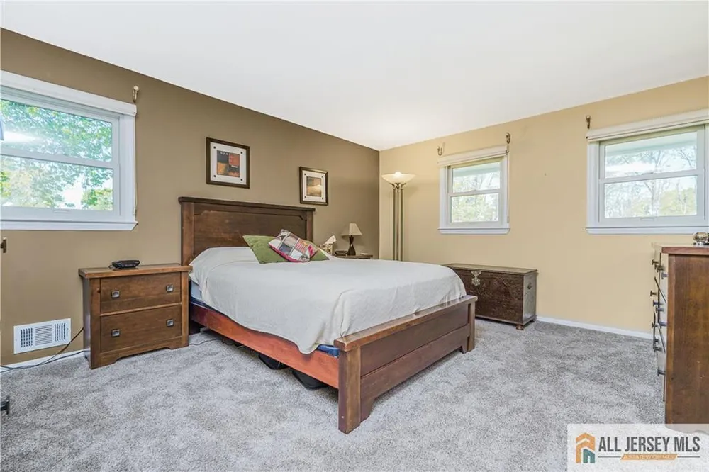 9 Braddock St, East Brunswick, NJ 08816