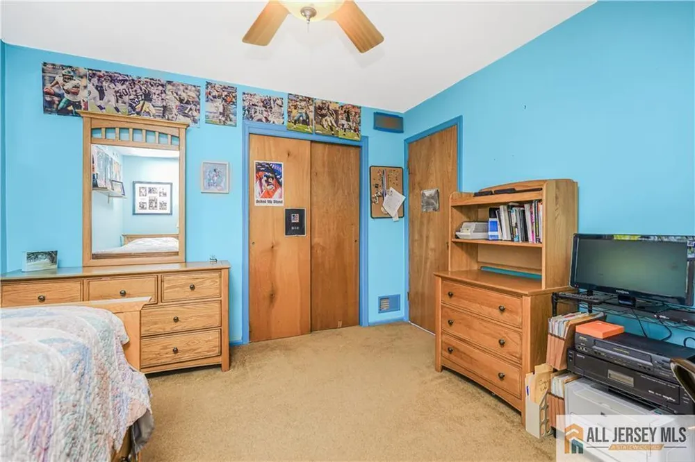 9 Braddock St, East Brunswick, NJ 08816