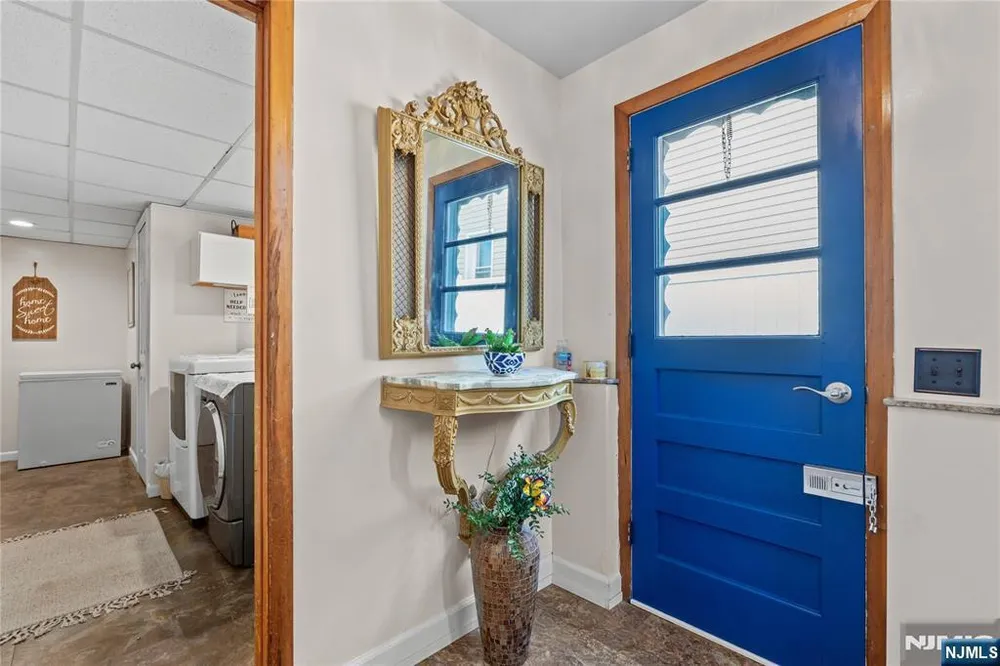 65 Miller Ave, Elmwood Park, NJ 07407