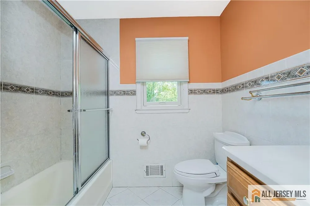 9 Braddock St, East Brunswick, NJ 08816