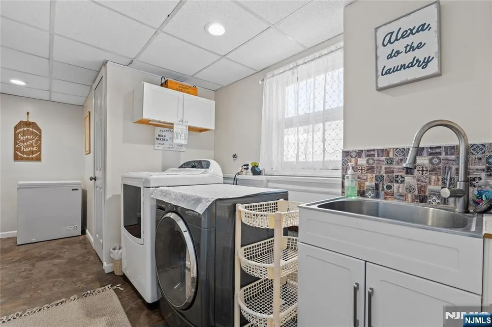 65 Miller Ave, Elmwood Park, NJ 07407