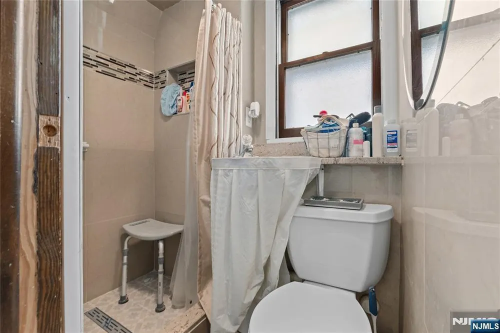 65 Miller Ave, Elmwood Park, NJ 07407