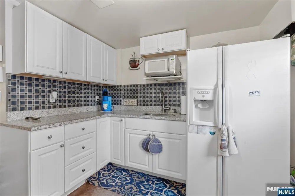 65 Miller Ave, Elmwood Park, NJ 07407